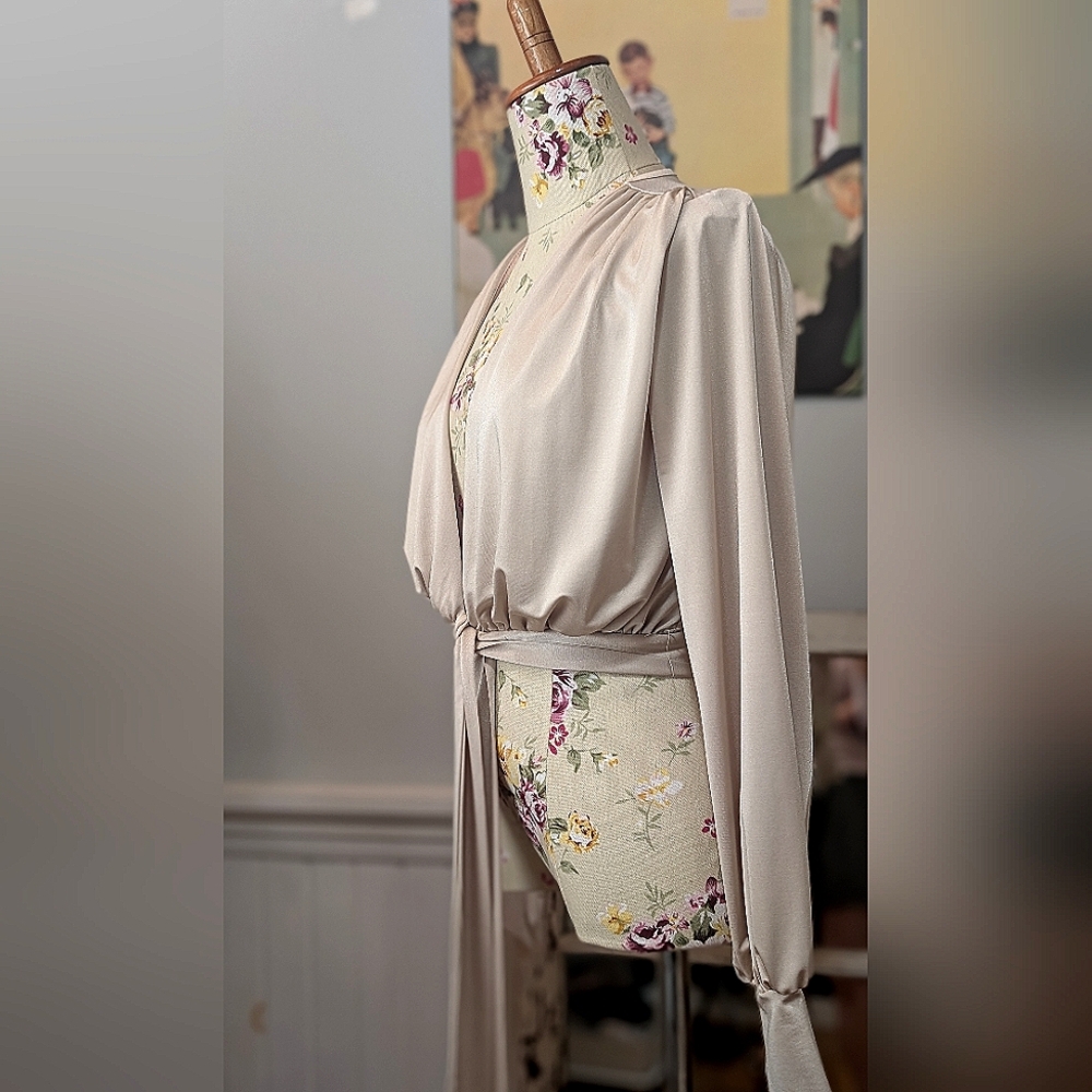REVAMPED Elegant Cream Tie-Front Blouse‎ - Picture 2 of 8
